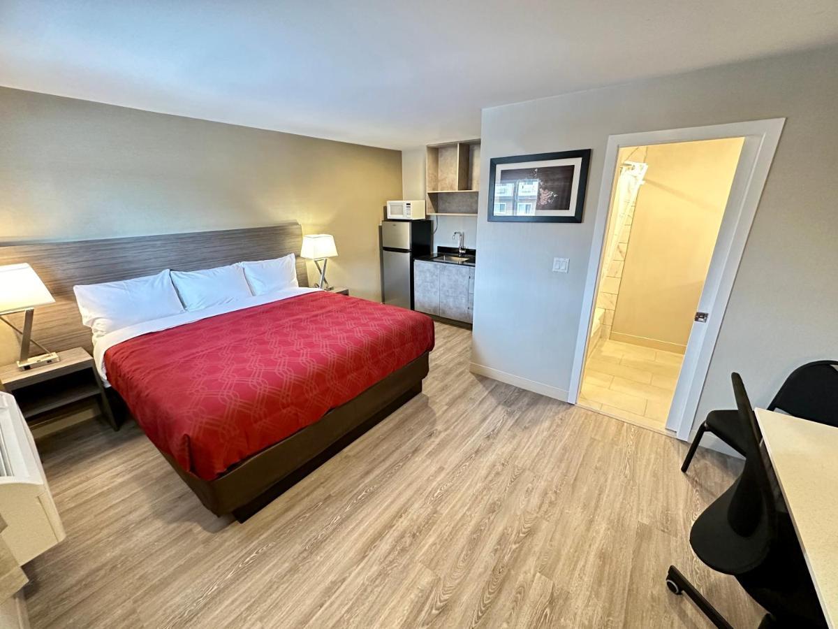 Econo Lodge Inn & Suites Пинчер-Крик Экстерьер фото