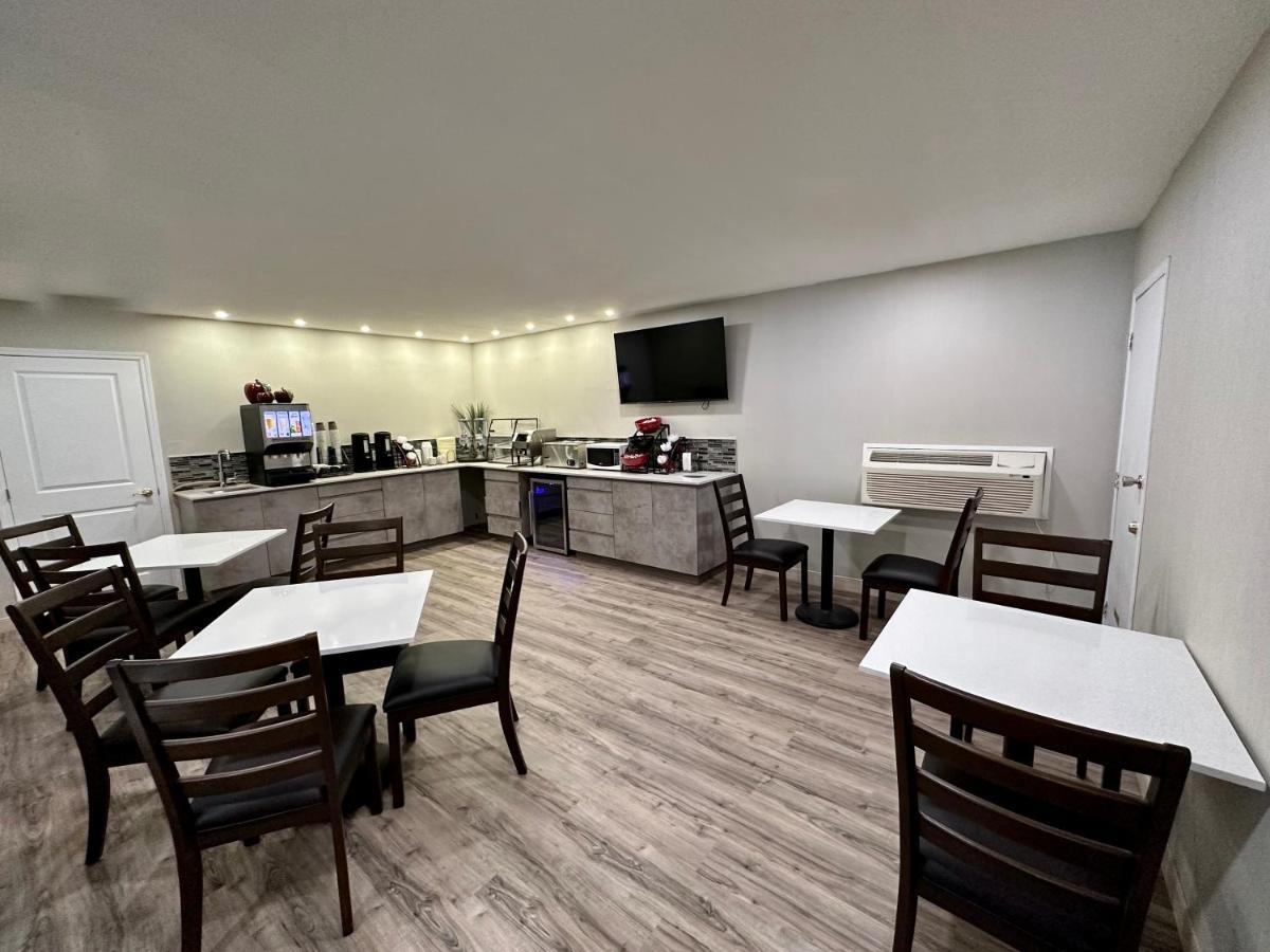 Econo Lodge Inn & Suites Пинчер-Крик Экстерьер фото