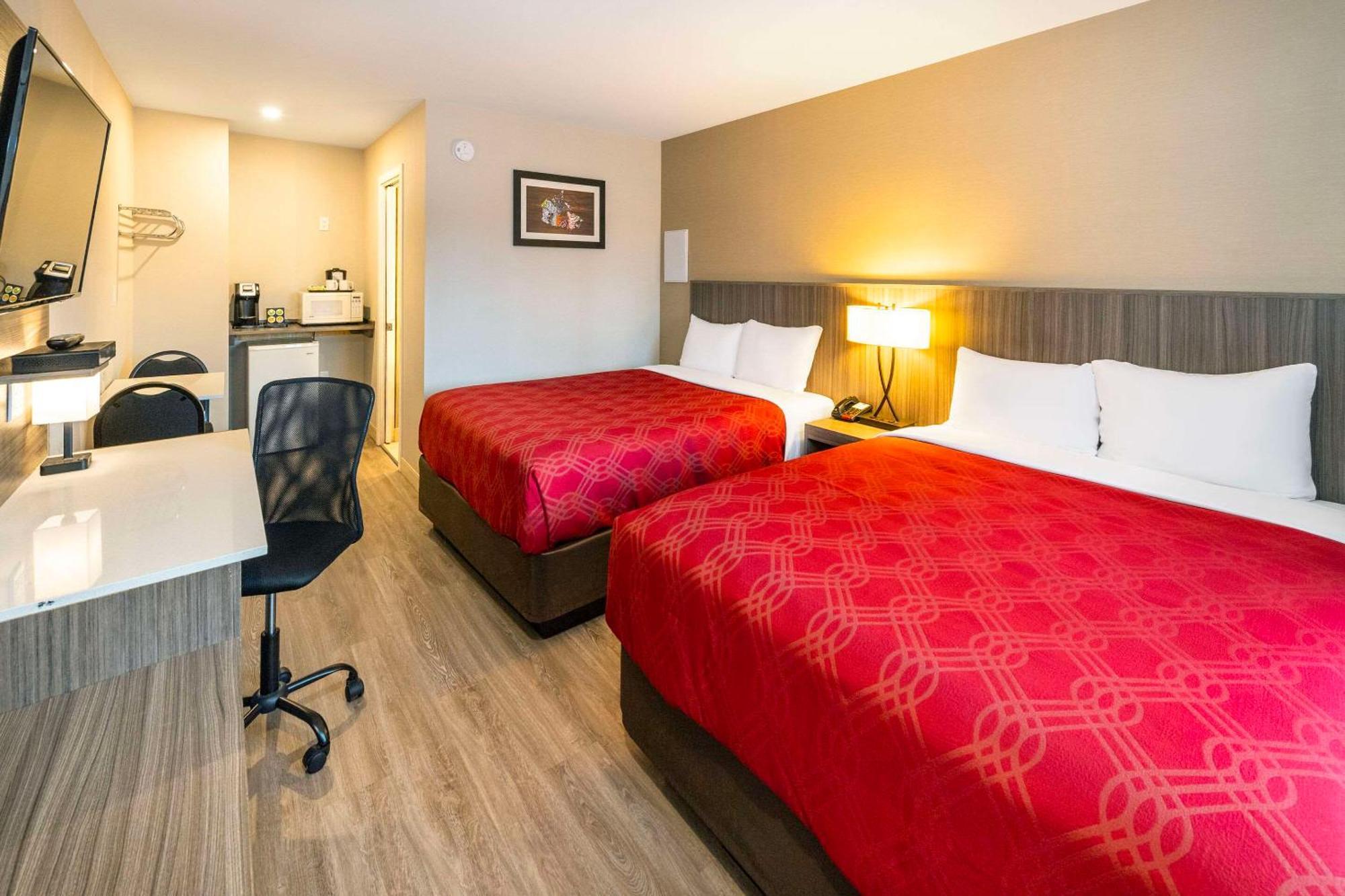 Econo Lodge Inn & Suites Пинчер-Крик Экстерьер фото