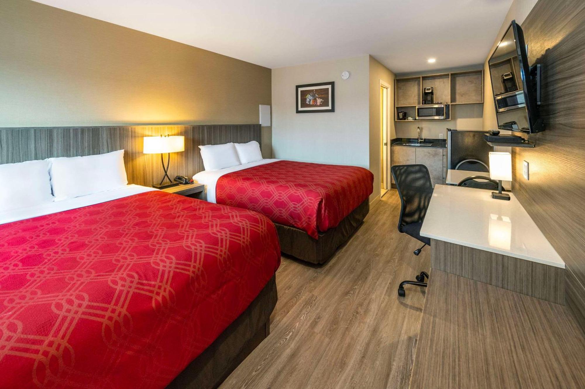 Econo Lodge Inn & Suites Пинчер-Крик Экстерьер фото