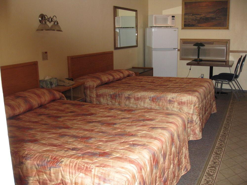 Econo Lodge Inn & Suites Пинчер-Крик Экстерьер фото