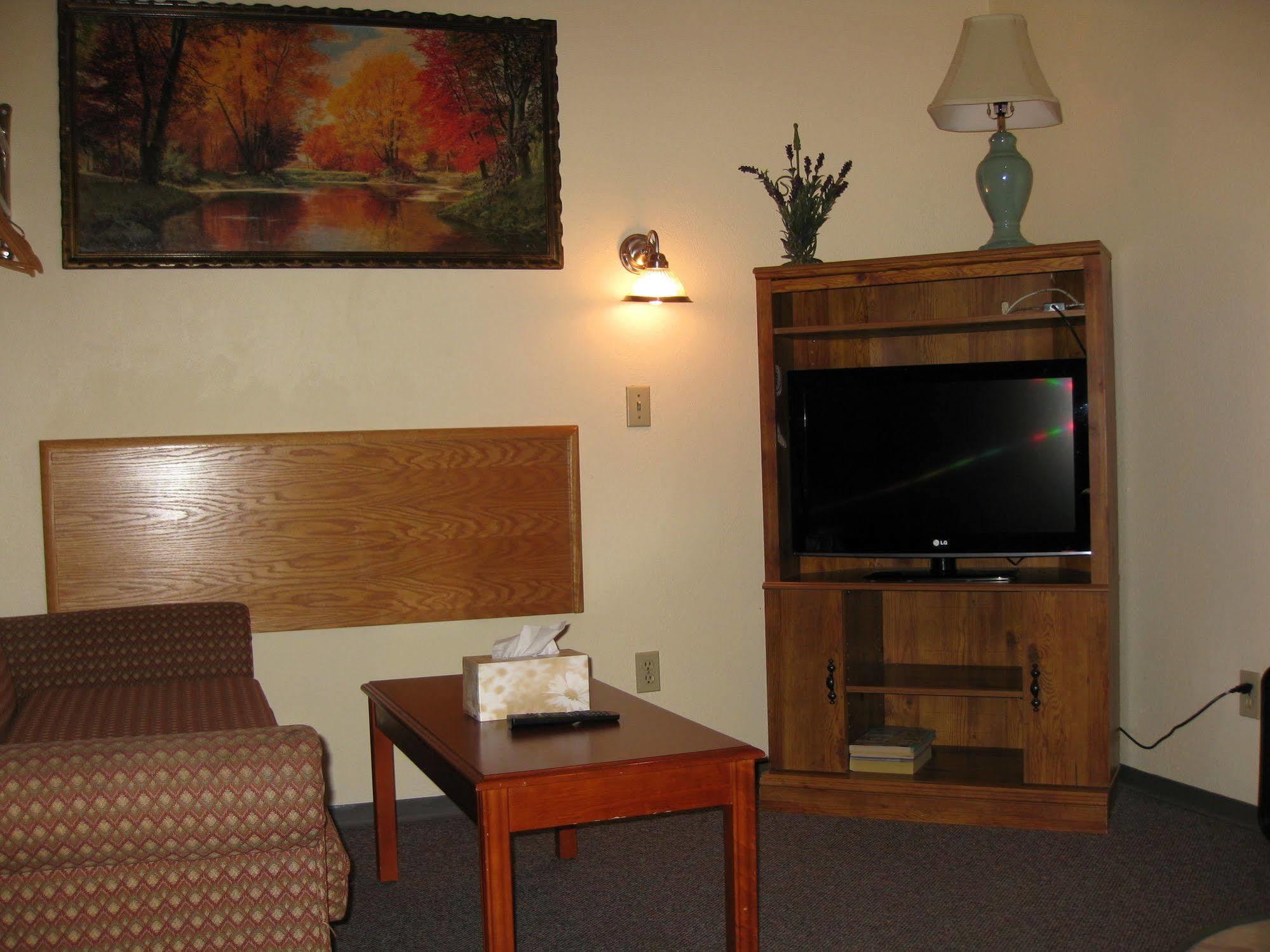 Econo Lodge Inn & Suites Пинчер-Крик Экстерьер фото